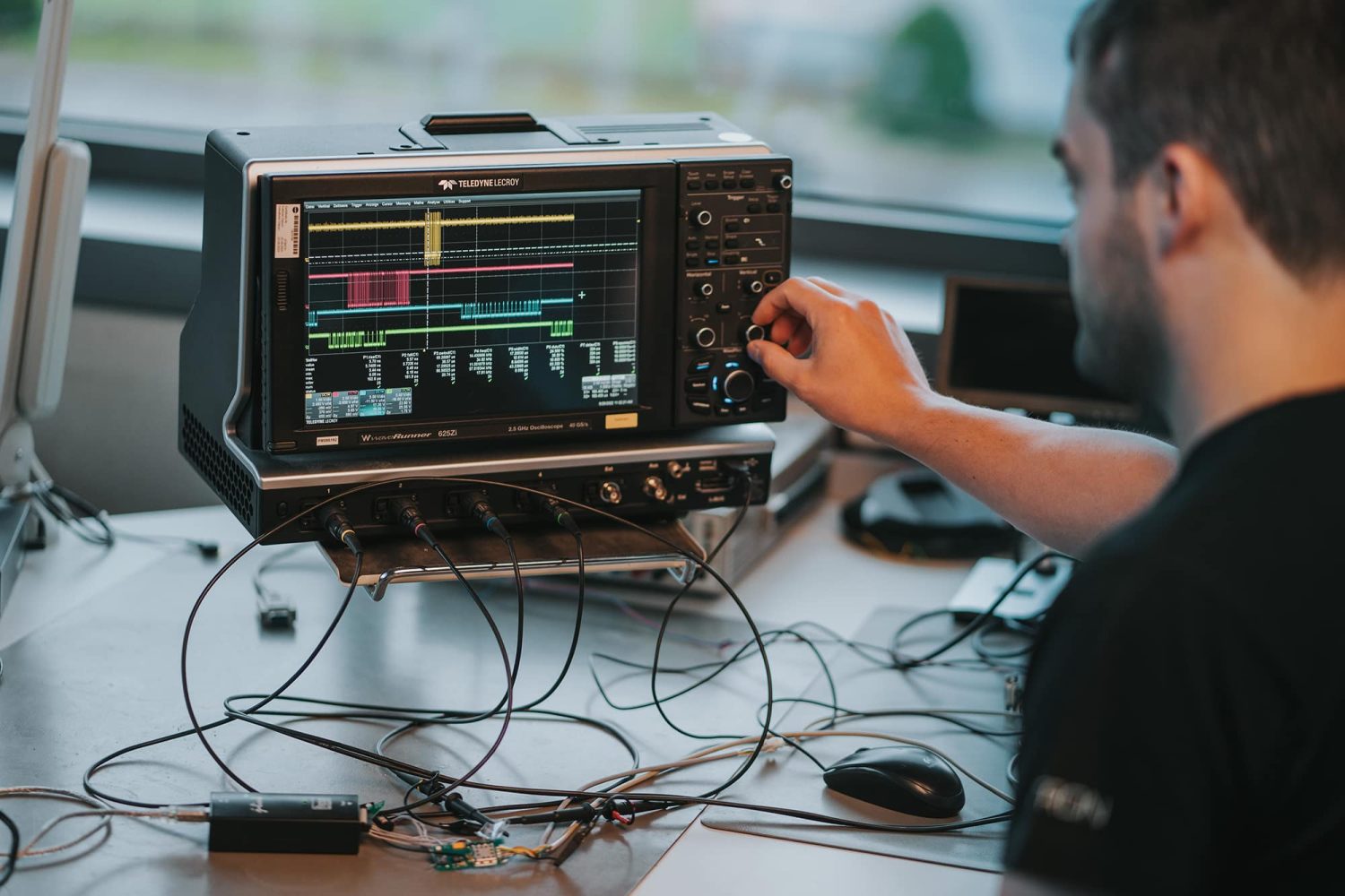 Elektroniker-bei-TeraTron