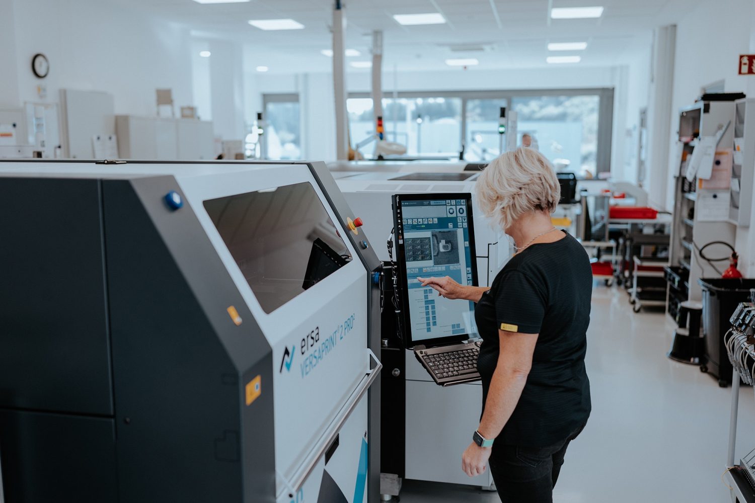 Produktionsarbeiten-beim-Elektronikhersteller-TeraTron